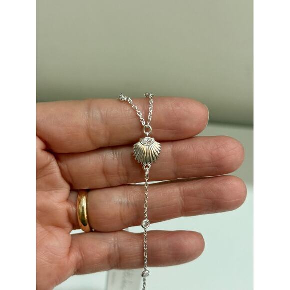 NWT Ettika Cubic Zirconia Santorini Shell Silver Hand Chain - Picture 5 of 6